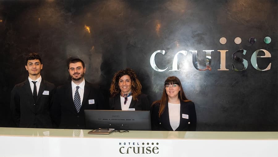 Hotel Cruise
