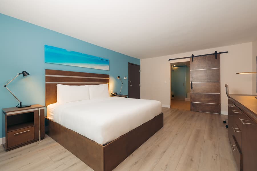The Cove Hotel, Long Beach