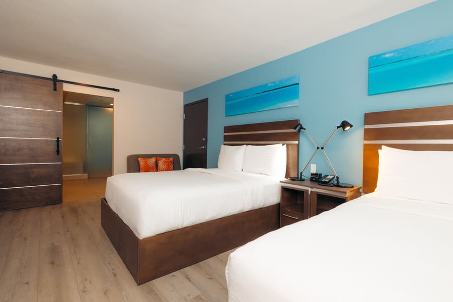 The Cove Hotel, Long Beach