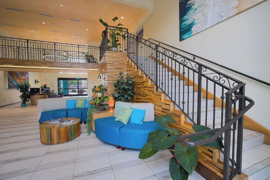 The Cove Hotel, Long Beach