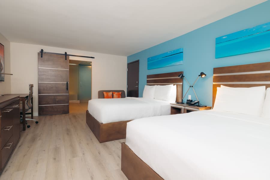 The Cove Hotel, Long Beach