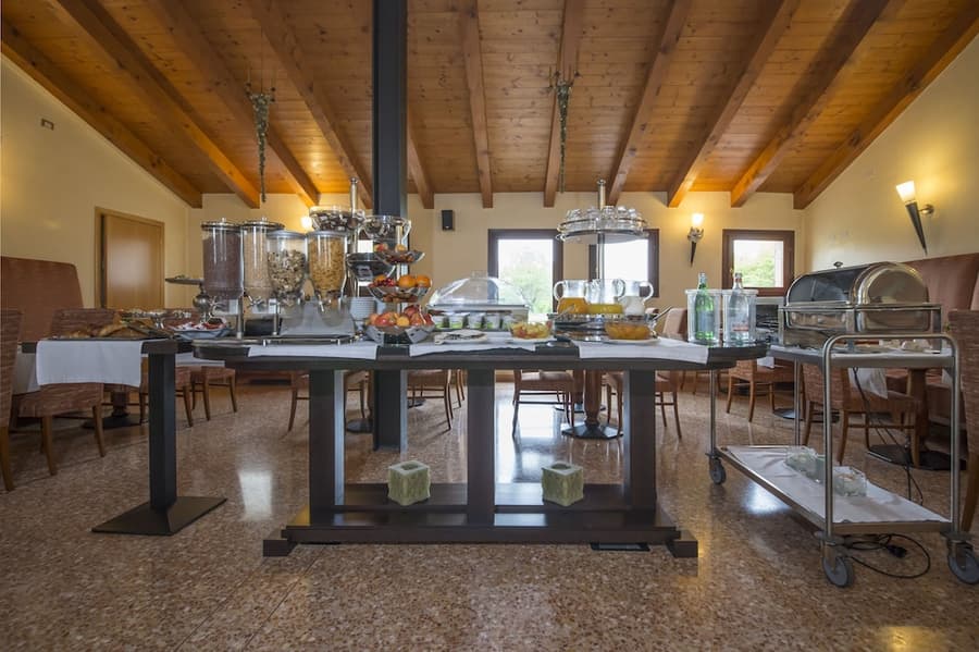Hotel Venice Resort Airport