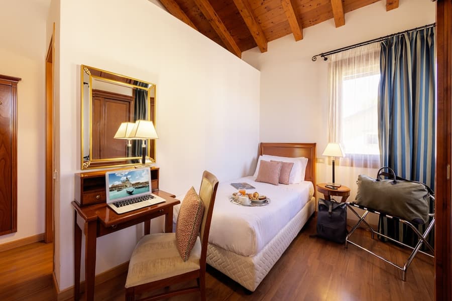 Hotel Venice Resort Airport
