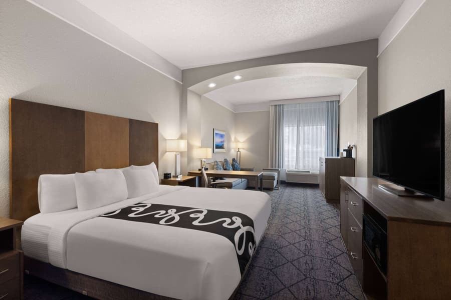 La Quinta Inn and Suites by Wyndham at WaTiki Waterpark