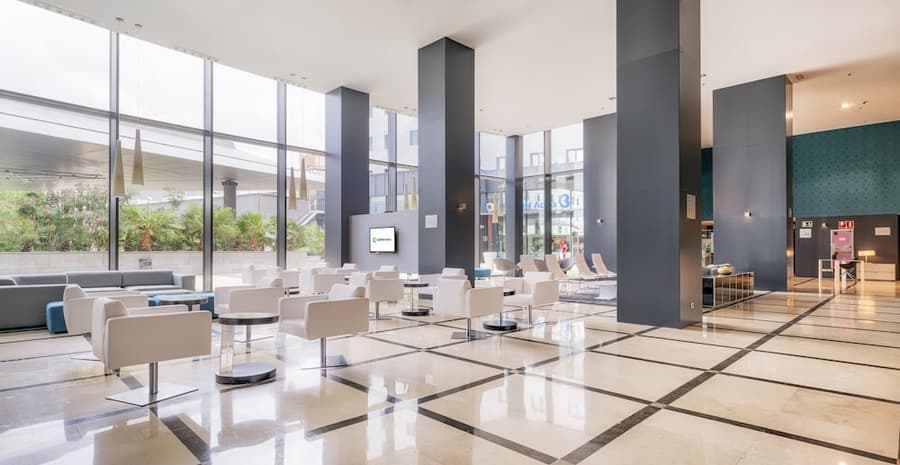 Hotel ILUNION Aqua 4
