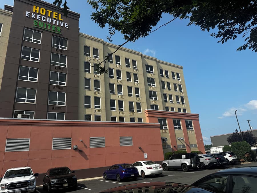 Hotel Executive Suites Newark Liberty Int'l Airport Carteret (EWR)