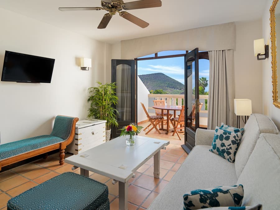 Regency Country Club, Apartments Suites
