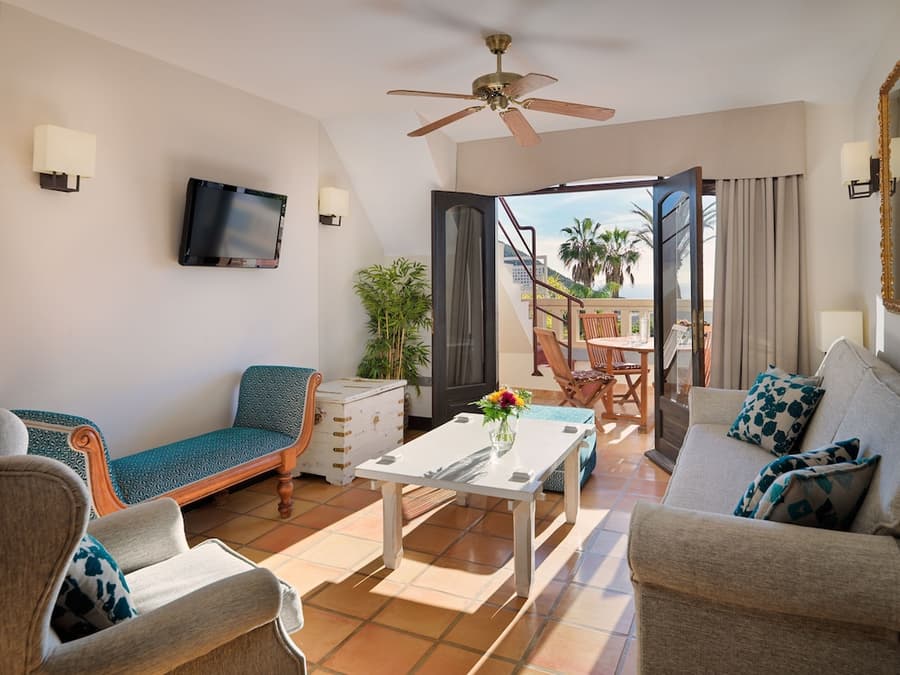 Regency Country Club, Apartments Suites