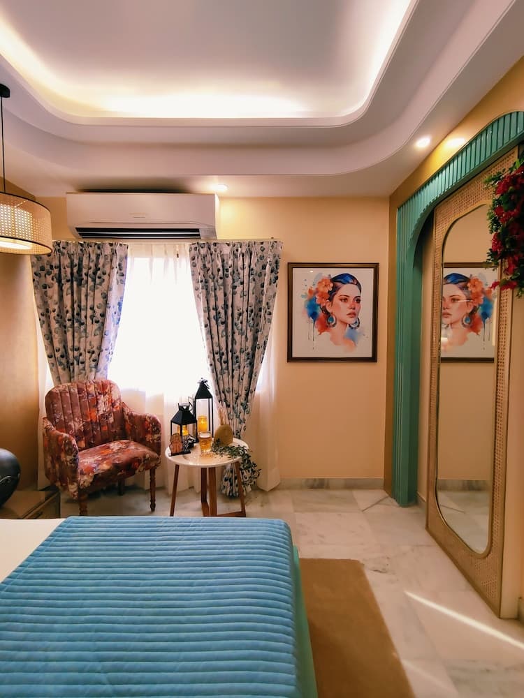 Hotel Sarang Palace