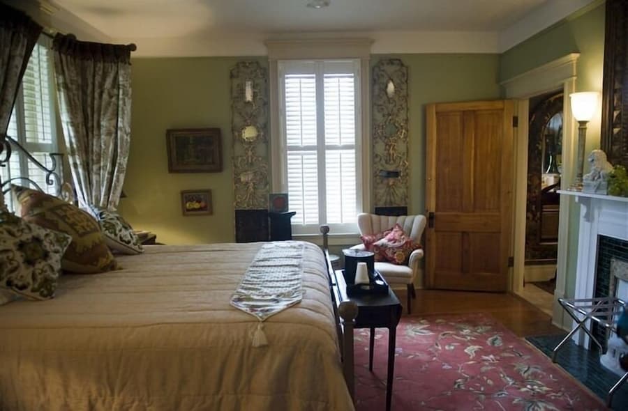 Stay Fairfield - Fairfield Place and Fairfield Manor Bed & Breakfast