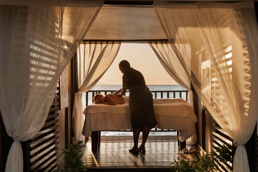 DoubleTree Resort by Hilton Hotel Fiji - Sonaisali Island