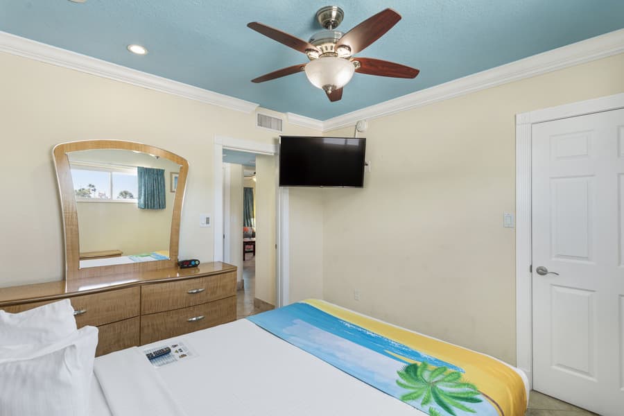 Bay Palms Waterfront Resort - Hotel and Marina