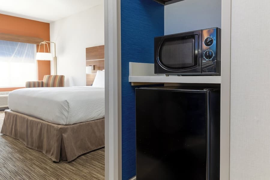 Holiday Inn Express & Suites Las Vegas SW - Spring Valley by IHG