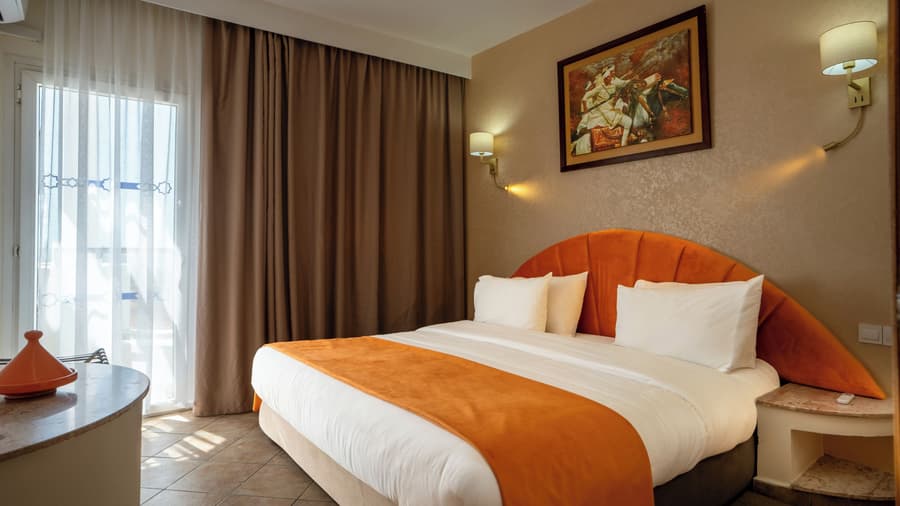 Intouriste Hôtel & Suites