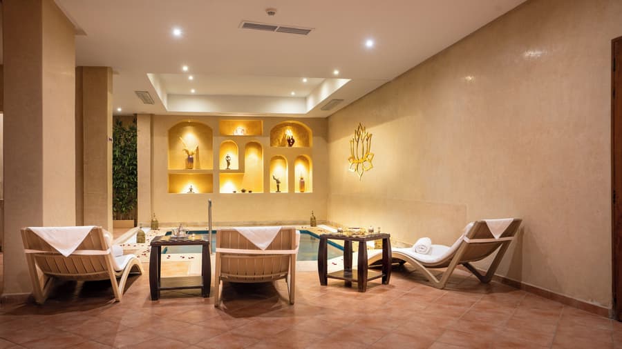 Intouriste Hôtel & Suites