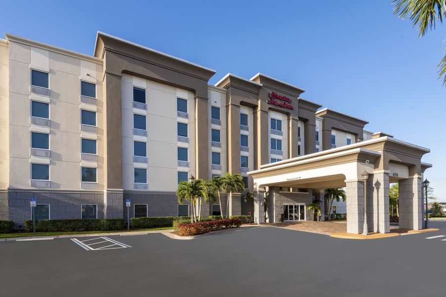 Hampton Inn & Suites Fort Myers - Colonial Blvd