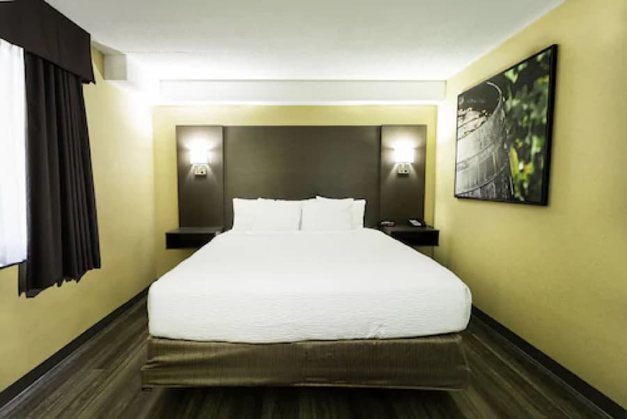 Days Inn by Wyndham Fallsview