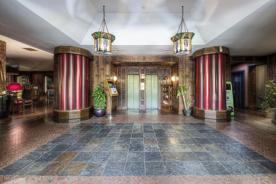 Colony Hotel