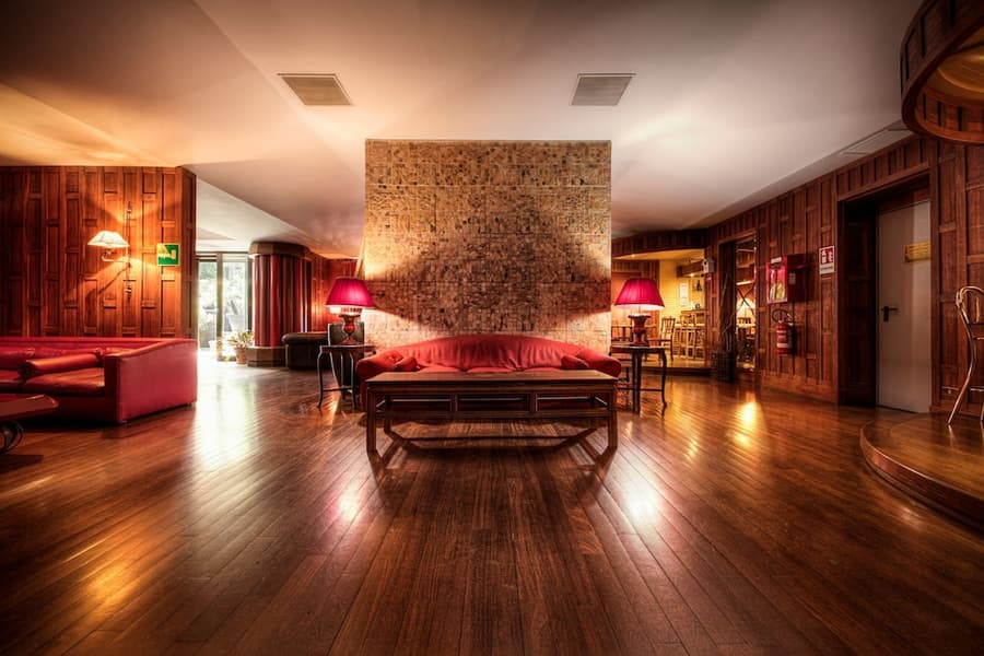 Colony Hotel