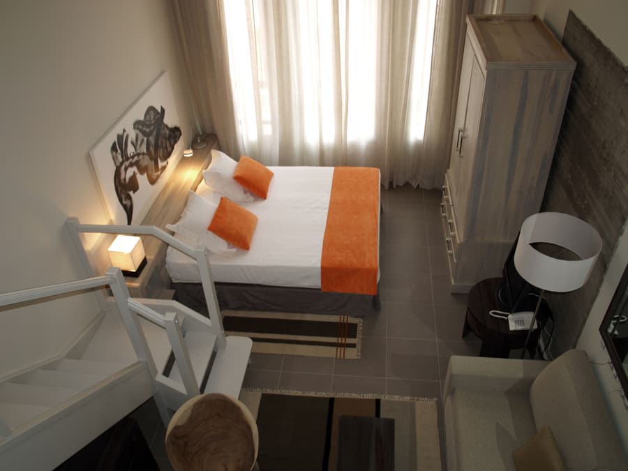 Eco Alcala Suites