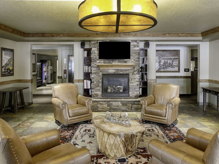 Yellowstone Park Hotel