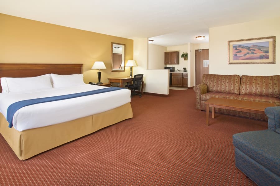 Holiday Inn Express Hotel & Suites Las Vegas by IHG