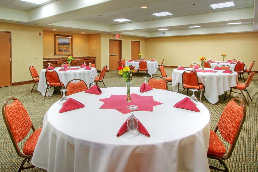Holiday Inn Express Hotel & Suites Las Vegas by IHG