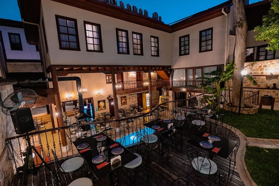 Mediterra Art Hotel