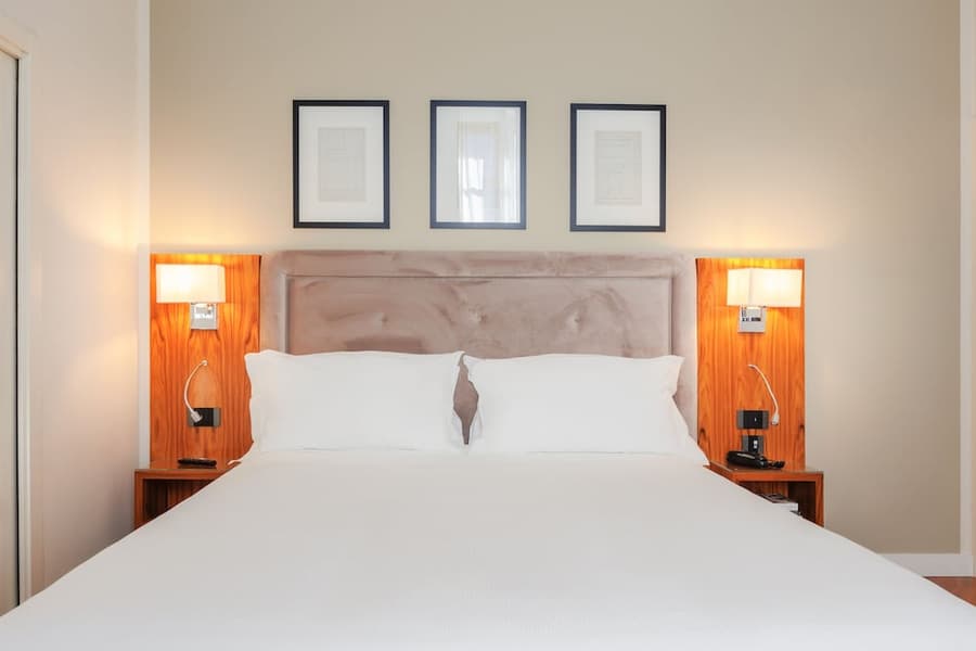 Hotel Embassy