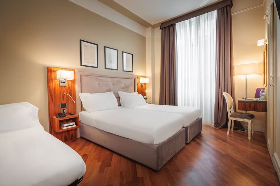 Hotel Embassy