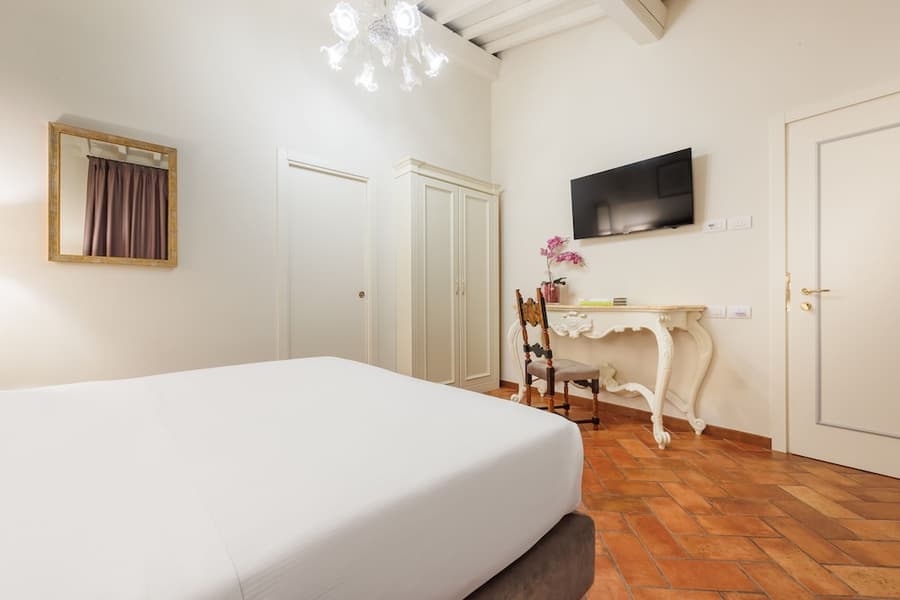 Hotel Embassy