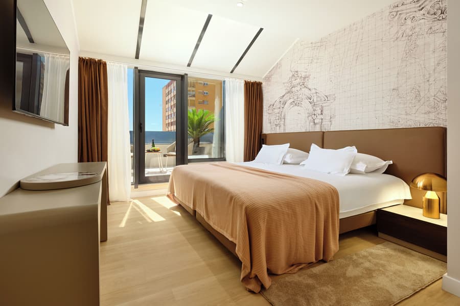 Atrium Hotel