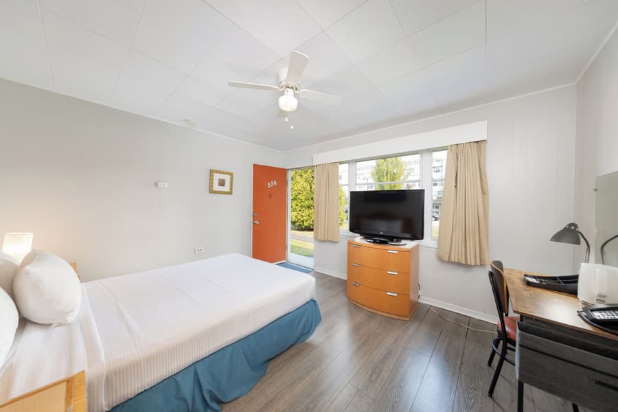 2400 Motel