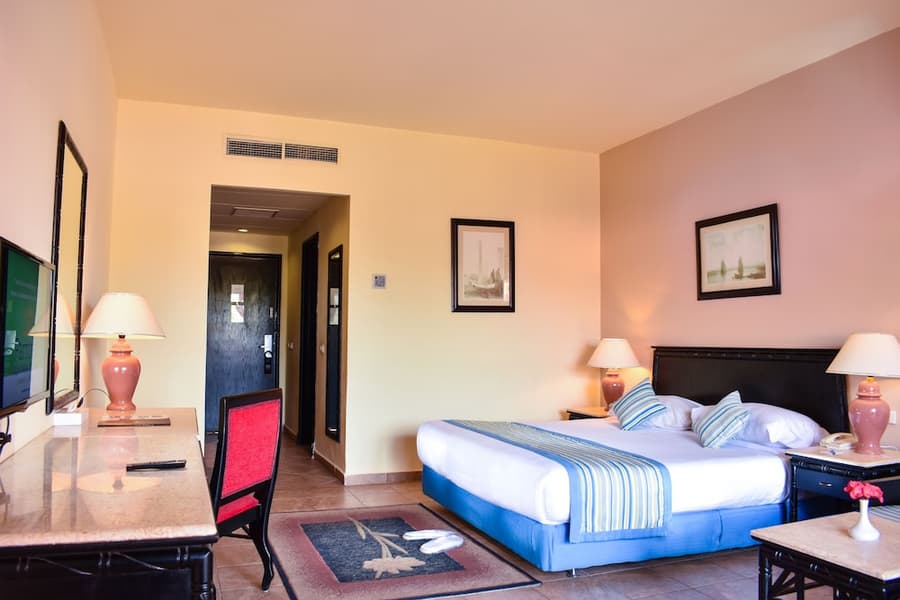 Parrotel Aquapark Resort