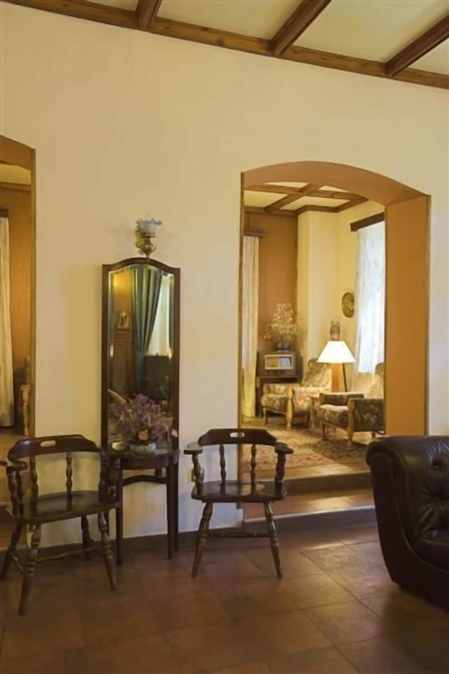 New Helvetia Hotel