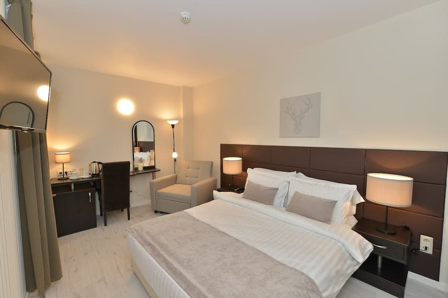Art Plaza Hotel