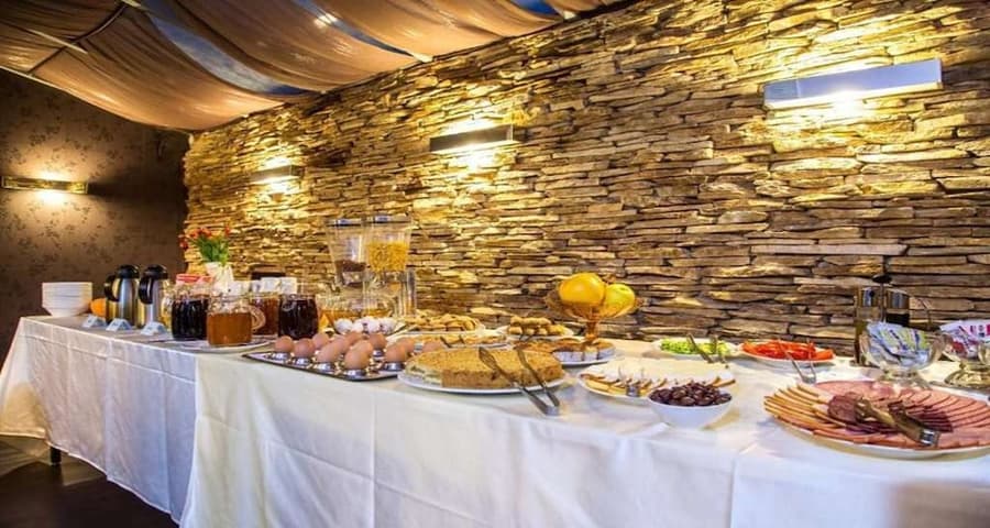 Art Plaza Hotel