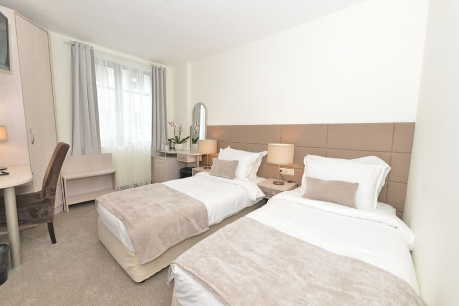 Art Plaza Hotel