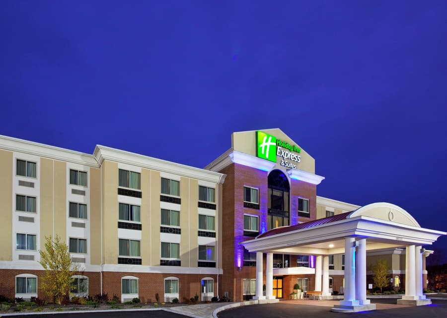 Holiday Inn Express Hotel & Suites Niagara Falls by IHG