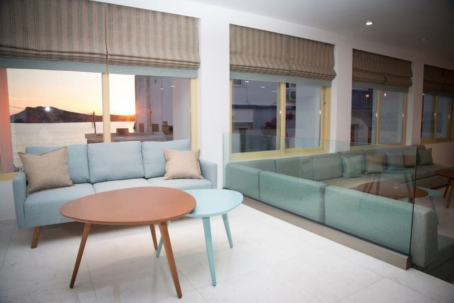 Zephyros Hotel