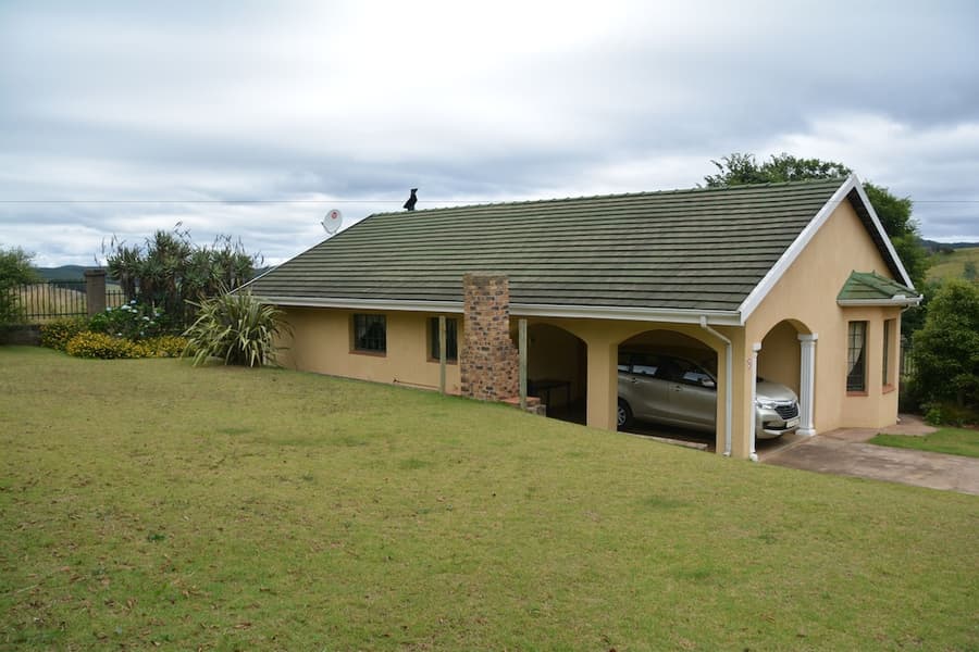 Thaba Tsweni Lodge and Safaris