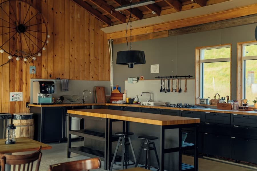 Farmhouse Lodge