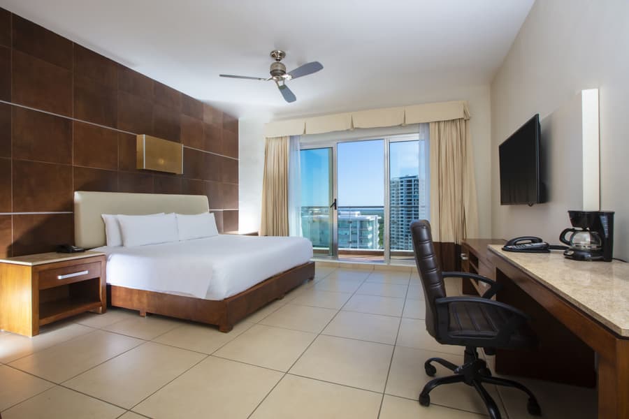 Krystal Urban Cancun & Beach Club