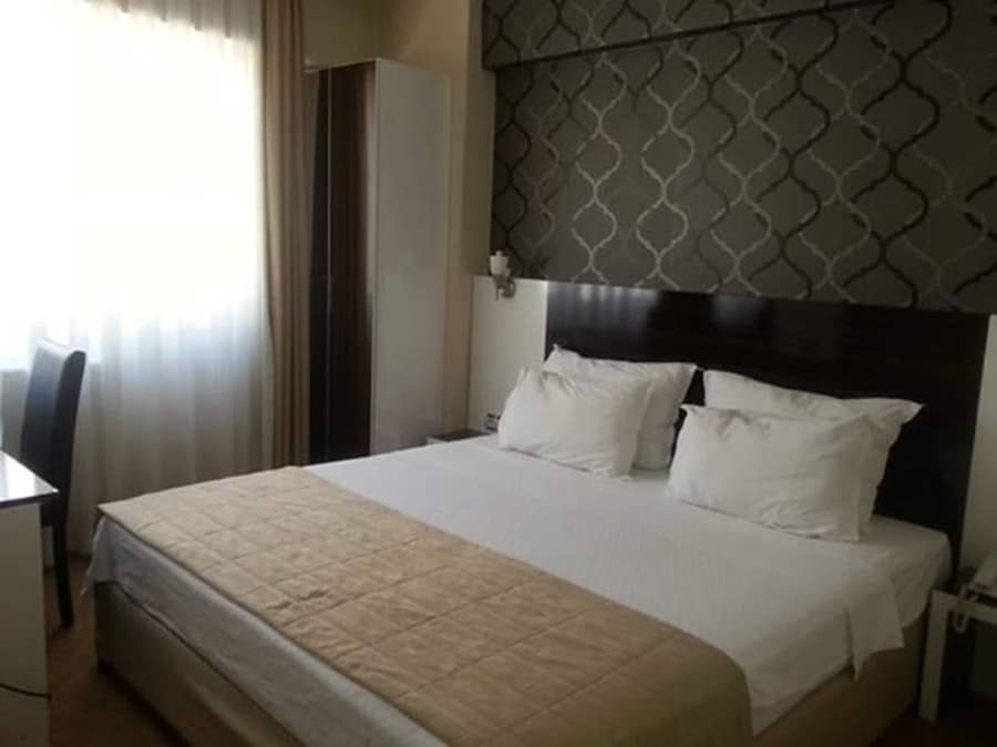Anya Suit Otel