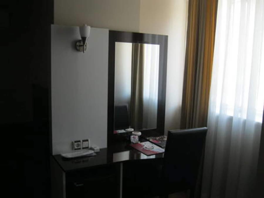 Anya Suit Otel