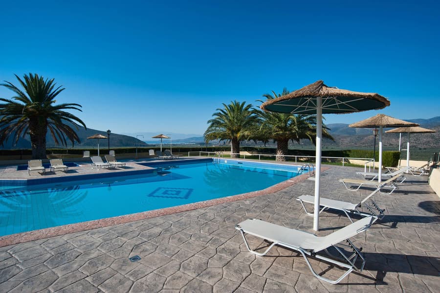 Chrissa Camping Rooms & Bungalows