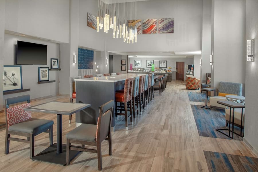 Hampton Inn & Suites Chicago-Burr Ridge