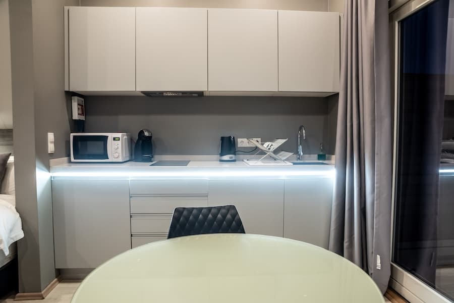 Black Beach Suites