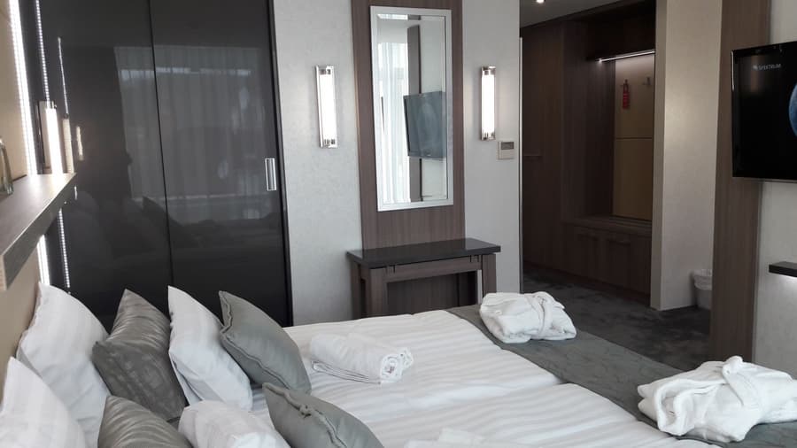 Hotel ZENA beauty & shopping center
