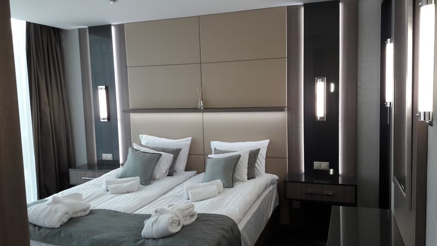Hotel ZENA beauty & shopping center
